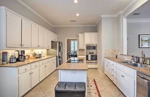 Plano House | Elegant Plano Home w/Private Outdoor Pool!