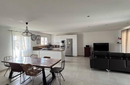 Pignan House | Elegant pool villa with top-of-the-range amenities