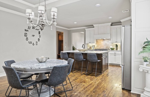 Bixby House | Elegant & Private Family Retreat - Stylish Bixby Home