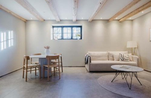 Kastrup Apartment | Elegant Private Villa Apartment in the Heart of Am