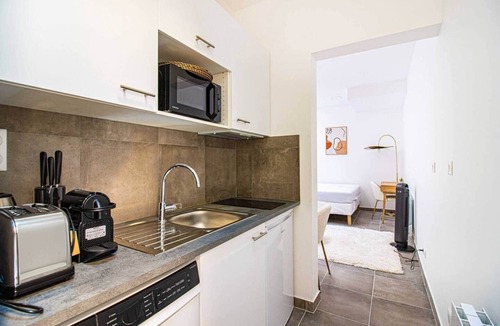 Plaisance Apartment | Elegant Renovated Apartment in Plaisance Pernety