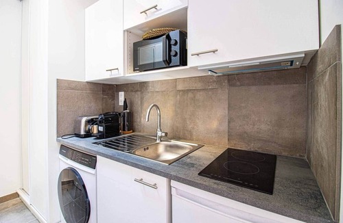 Plaisance Apartment | Elegant Renovated Apartment in Plaisance Pernety