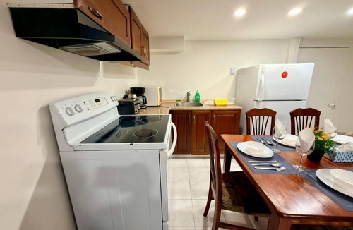 Outremont House | Elegant Renovated Retreat | Free Parking