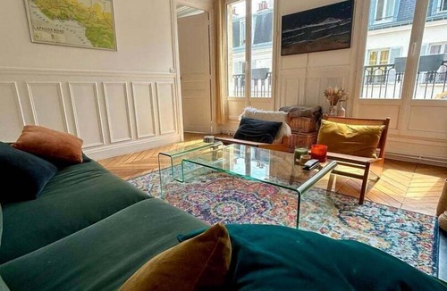 Levallois-Perret Apartment | Elegant Retreat in Levallois with Sunny Balcony
