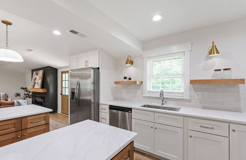 Louisburg House | Elegant Retreat for 12 in Louisburg