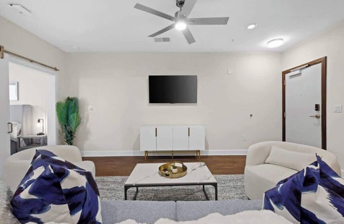Eighth Avenue Apartment | Elegant Retreat, Walk to The Gulch & Broadway