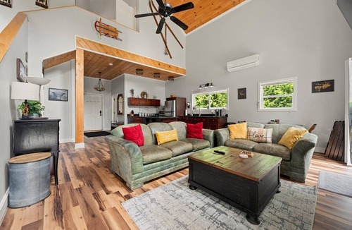 Glenfield House | Elegant Riverfront Home - Pet Friendly!