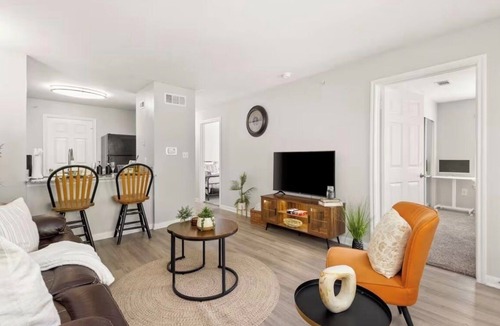 Pleasant Valley Apartment | Elegant Riverside BirdnEscape DT, UT, Lady