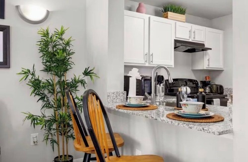 Pleasant Valley Apartment | Elegant Riverside BirdnEscape DT, UT, Lady