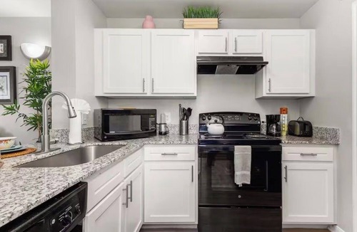 Pleasant Valley Apartment | Elegant Riverside BirdnEscape DT, UT, Lady