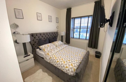 Sittingbourne House | Elegant room