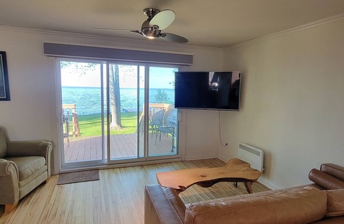 Garden Village Cottage | Elegant Sandy Lakefront Cottage with Paddle boat/Kayaks