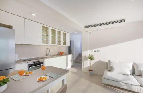 Lozica Apartment | Elegant Seafront Stay - Villa Mila