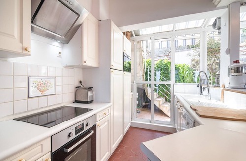 Eze House | Elegant Seaside Villa in Èze