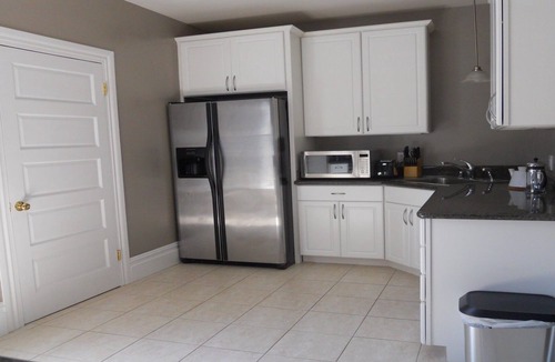 Lake Street Apartment | Elegant SF 2 Bedroom Flat in A Great Neighborhood.