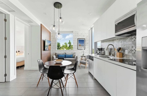 Flamingo/Lummus Apartment | Elegant SoBe 2 Bedroom Apartment