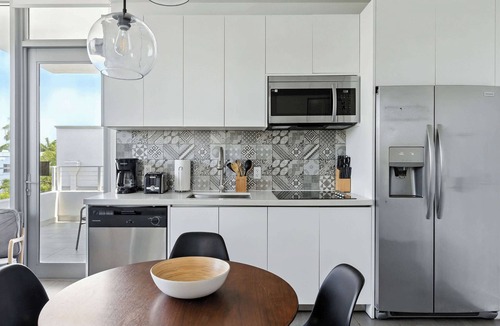 Flamingo/Lummus Apartment | Elegant SoBe 2 Bedroom Apartment