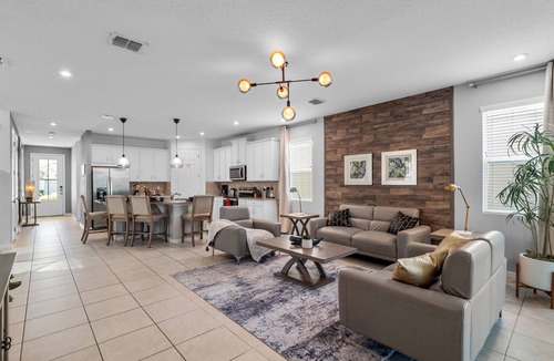 Historic Downtown Kissimmee House | Elegant Solara Escape: 7BR Oasis w/Pool & Spa