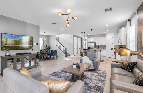 Historic Downtown Kissimmee House | Elegant Solara Escape: 7BR Oasis w/Pool & Spa