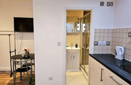 North Kensington Condo | Elegant Spacious London Flat E