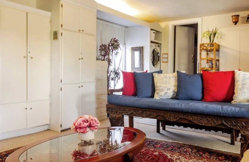 Claremont House | Elegant Spacious Prvt Studio ~ Upscale Berkeley