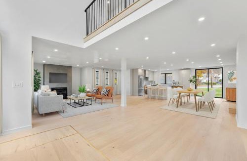 Needham Villa | Elegant & Spacious Stay in the Heart of Needham