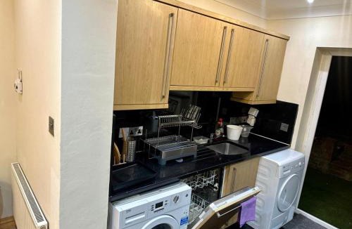 Whitefoot House | Elegant Square