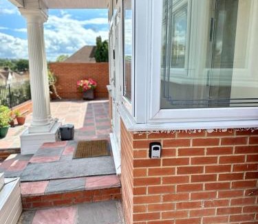 Whitefoot House | Elegant Square