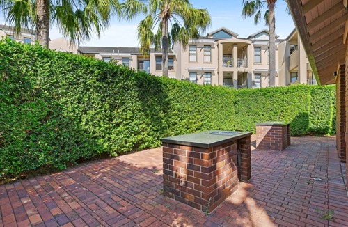 Balmain Apartment | Elegant Stay in Balmain with Pool Access