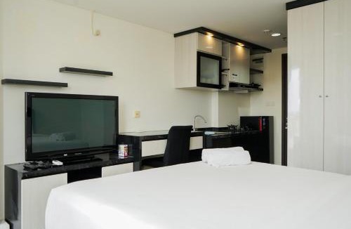 Pondok Aren Apartment | Elegant Studio at Bintaro Icon Apartment near Bintaro XChange Mall By Travelio