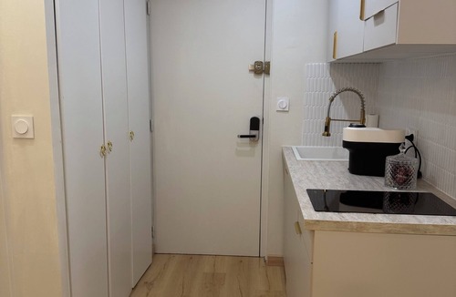 Aix-les-Bains City Center Apartment | Elegant studio between station and city center