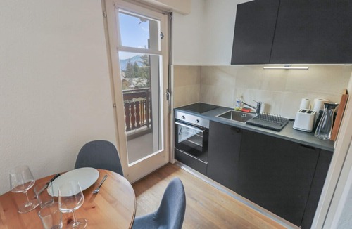 Noes Apartment | Elegant studio in the heart of Crans