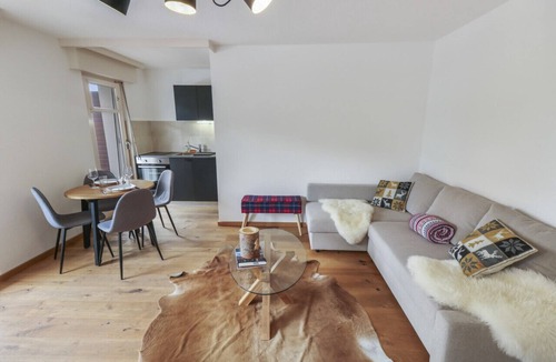 Noes Apartment | Elegant studio in the heart of Crans