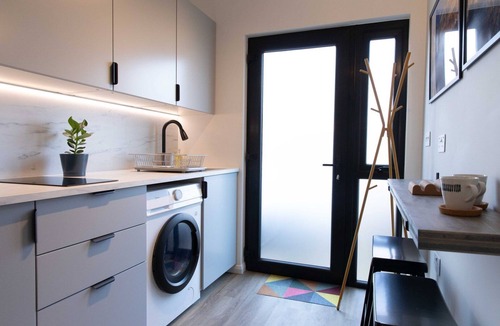 Beverley Apartment | Elegant studio in New Malden