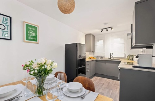 Newborough Apartment | Elegant Suburban Apartment