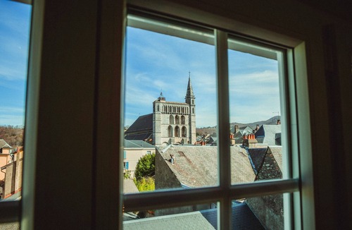 Bagneres-de-Bigorre Apartment | Elegant suite in the city center | Apartment with view.