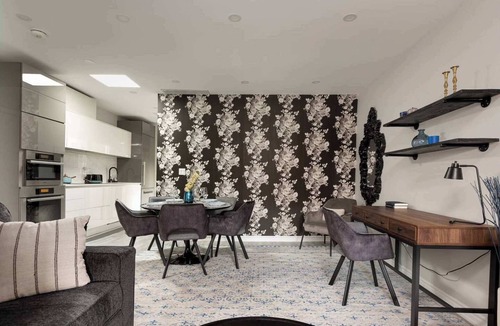 Leslieville Hotel | Elegant Suite w Patio, BBQ Grill!