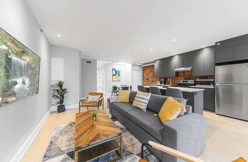 Downtown Montreal Apartment | Elegant Suites De La Montagne- Dtwn Mtl