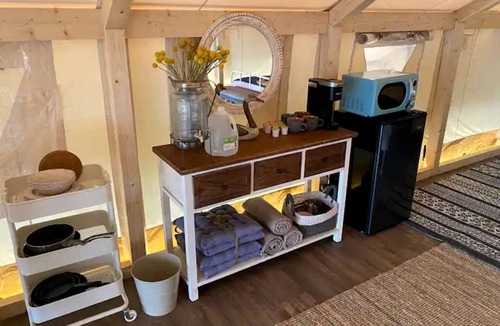 Bastrop RV Rental | Elegant Texas Glamping Getaway on Lake Bastrop