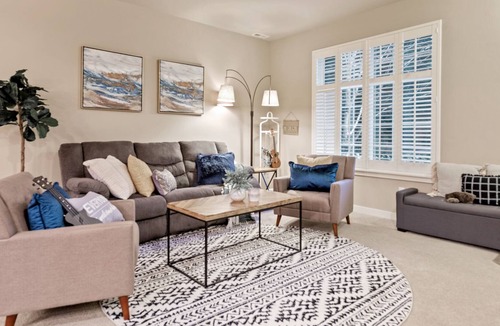 Mill Creek House | Elegant Town Center Home/2.5BR2.5Bath/Big Backyard