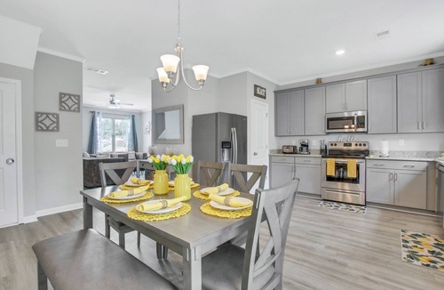 East Point House | Elegant Townhome - 8 mins ATL airport - 15 mins Tyler Perry Studios