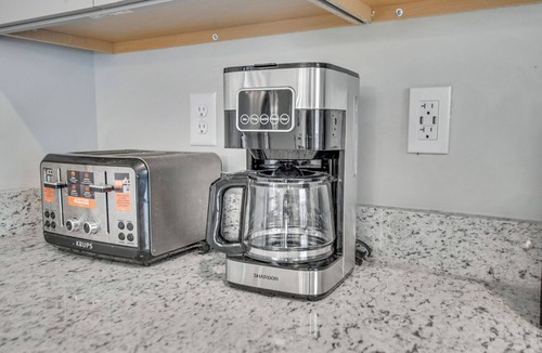 East Point House | Elegant Townhome - 8 mins ATL airport - 15 mins Tyler Perry Studios