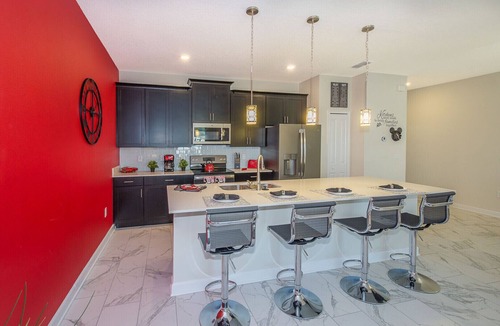 Kissimmee Ski Chalet | Elegant Townhouse 4Beds/3Baths/Pool/18 Min Disney