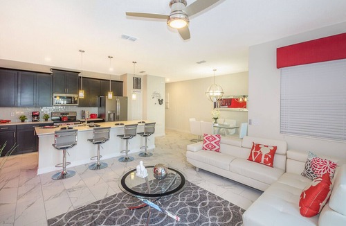 Kissimmee Ski Chalet | Elegant Townhouse 4Beds/3Baths/Pool/18 Min Disney