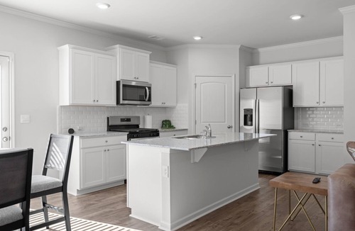 Buford House | Elegant Townhouse Retreat Near Mall Of Georgia