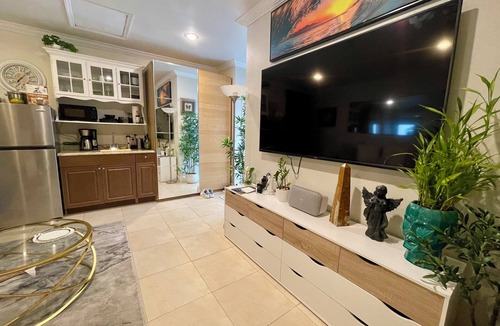 Country Walk Apartment | Elegant Tranquil Restful Oasis with Pure Serenity Pool and Garden Suite Studio
