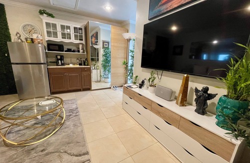 Country Walk Apartment | Elegant Tranquil Restful Oasis with Pure Serenity Pool and Garden Suite Studio