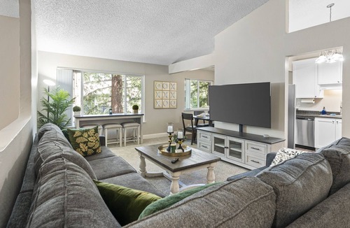 Fremont House | Elegant Treehouse Getaway