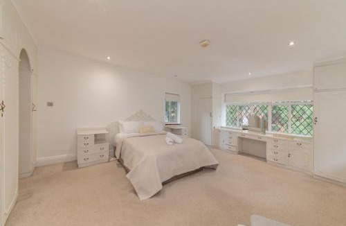 Canons House | Elegant Tudor Venue