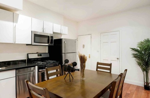 Lower East Side Apartment | Elegant two bed escape